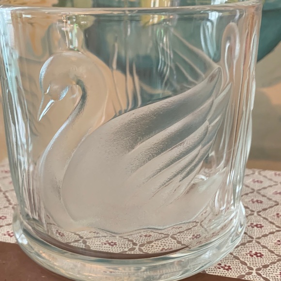 Elegant Swan Glass planter - Picture 3 of 4